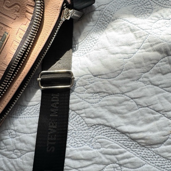Steve Madden Blush Pink Embossed Crossbody - Picture 14 of 14